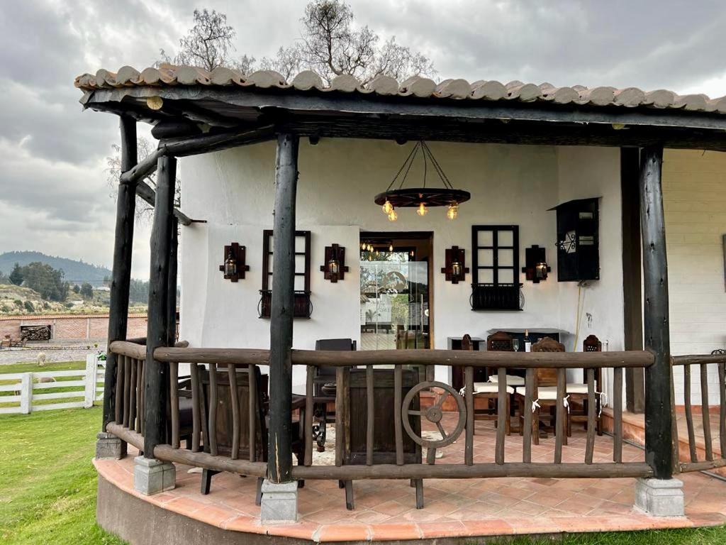 Hacienda Santa Ana Lodging Guamote ภายนอก รูปภาพ